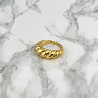 Anillo de croissant